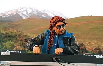 Hikmet Eraslan Ağrı Dağı eteklerinde Kürt kültürünü dijital müzikle harmanladı