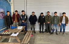 Ağrı'da samanların arasında 8 düzensiz göçmen yakalandı
