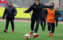 Ağrı'nın tek kadın futbol takımı başarılarıyla adından söz ettirmek istiyor