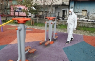 Ağrı’da parklar çocuklar için dezenfekte edildi