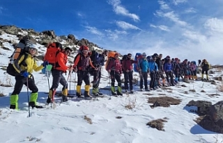 İranlı dağcıların “Ağrı Dağı” macerasına...