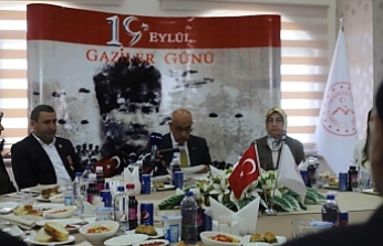 Bakan Kirişci, Ağrı'da Gaziler Günü nedeniyle düzenlenen programa katıldı