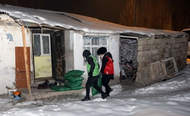 Ağrı İHH İnsani Yardım Derneği'nden ihtiyaç sahibi ailelere kış yardımı