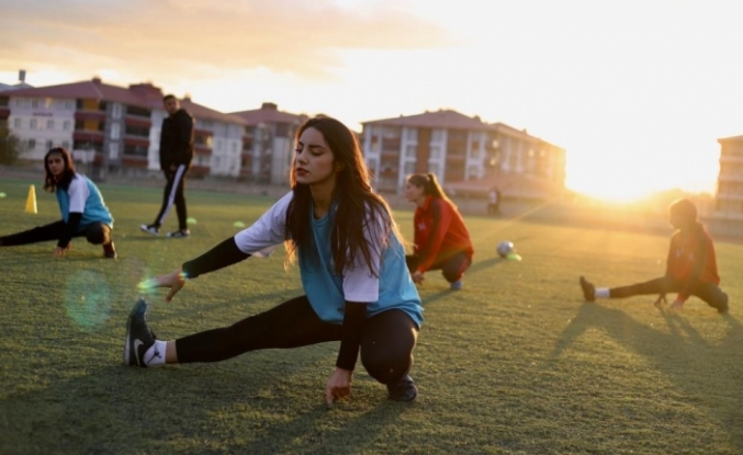 Ağrı'da kadın futbolcular, önyargılara gol atıyor